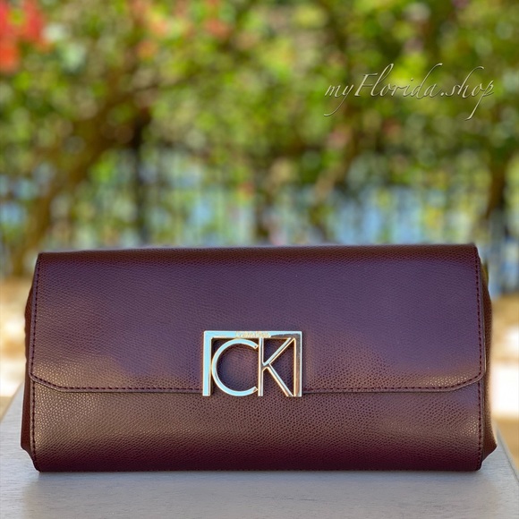 NWT π₯SALEπ₯ Calvin Klein clutch - Picture 1 of 4